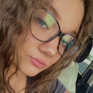 Meet your Posher, Maia